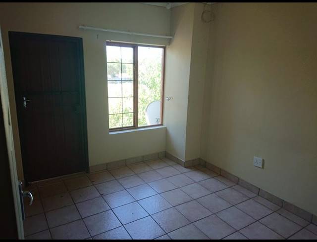 2 BEDROOM PROPERTY TO RENT IN DIE BULT